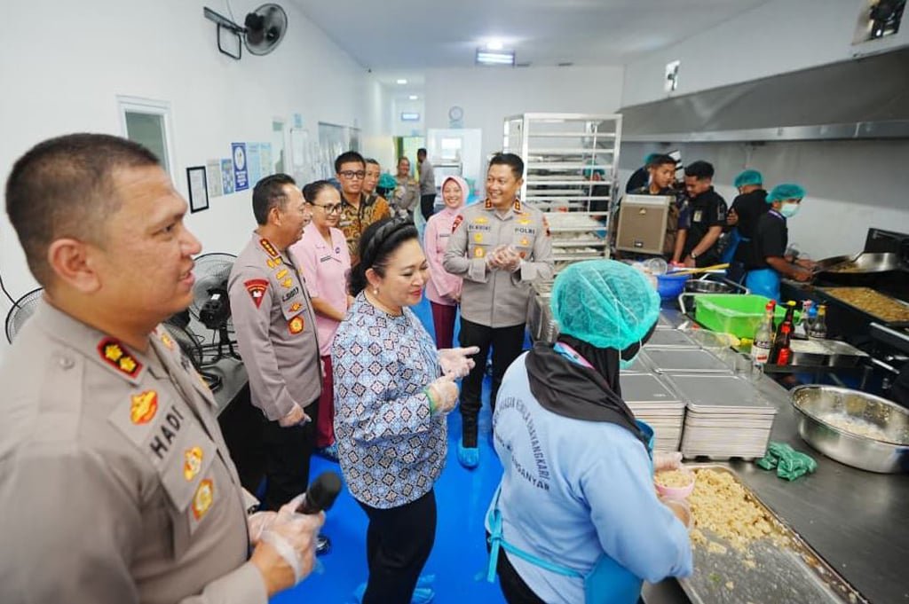 Kapolri dan DPR Dukung Program Makan Bergizi Gratis (MBG) di Karanganyar