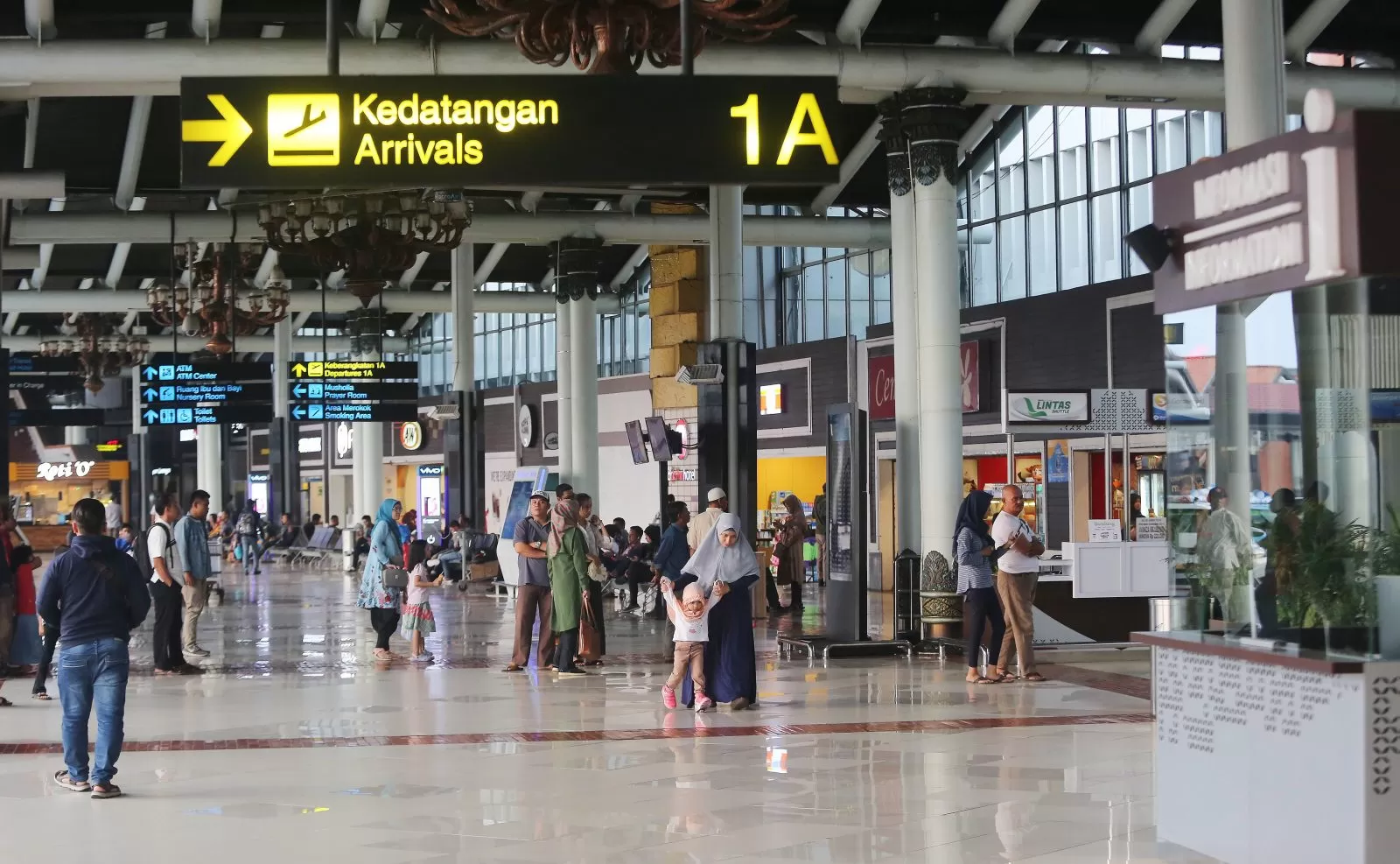 Padat Wisatawan di Bandara Soetta dan Simpang Gadog Saat Libur Nataru