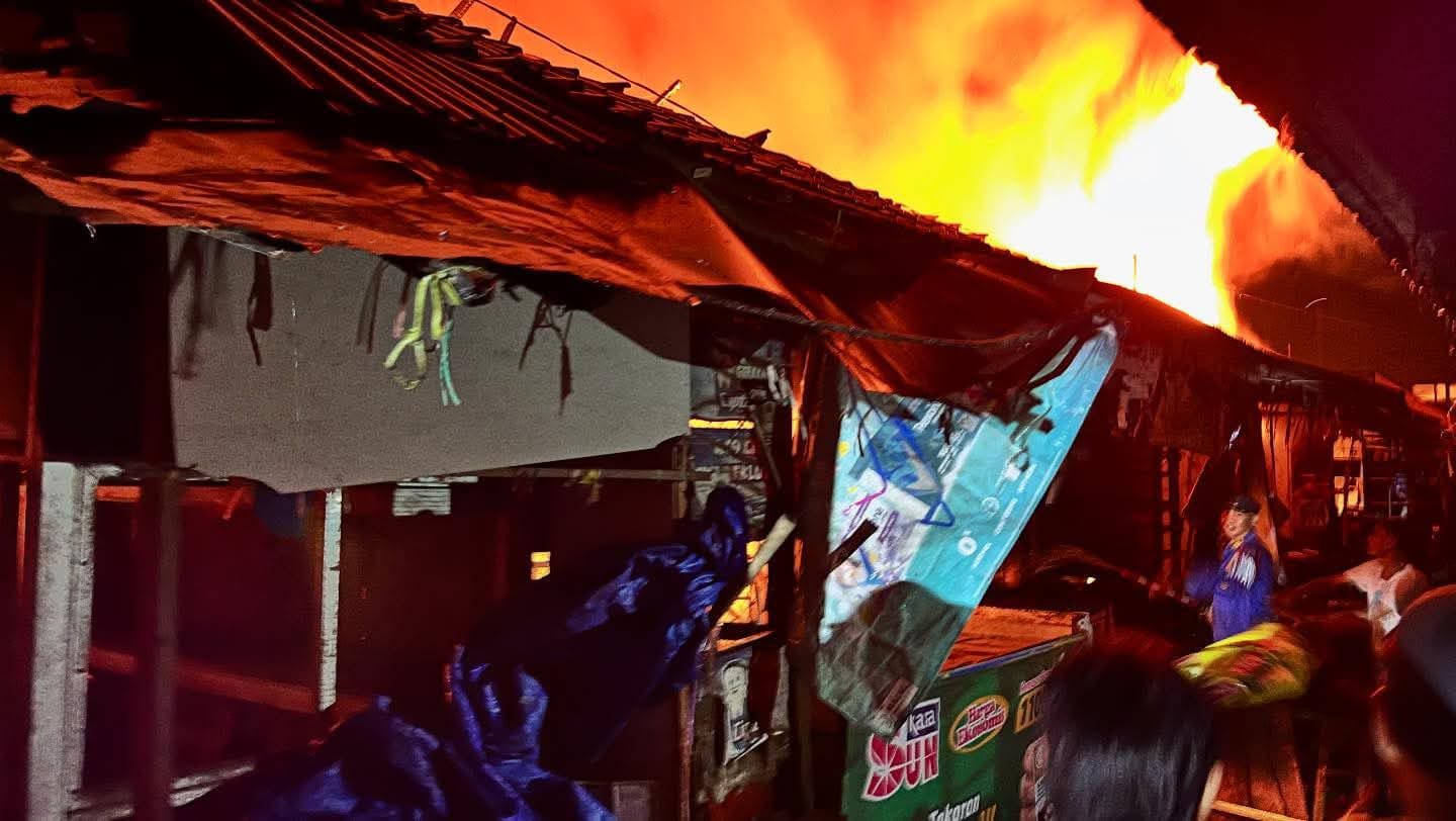 Pasar Lemahabang Dilalap Api, 268 Kios Terbakar
