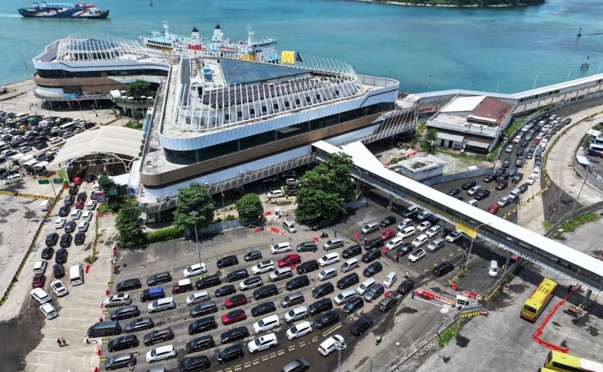 Sehari Jelang Natal, Aktivitas di Pelabuhan Merak Meningkat