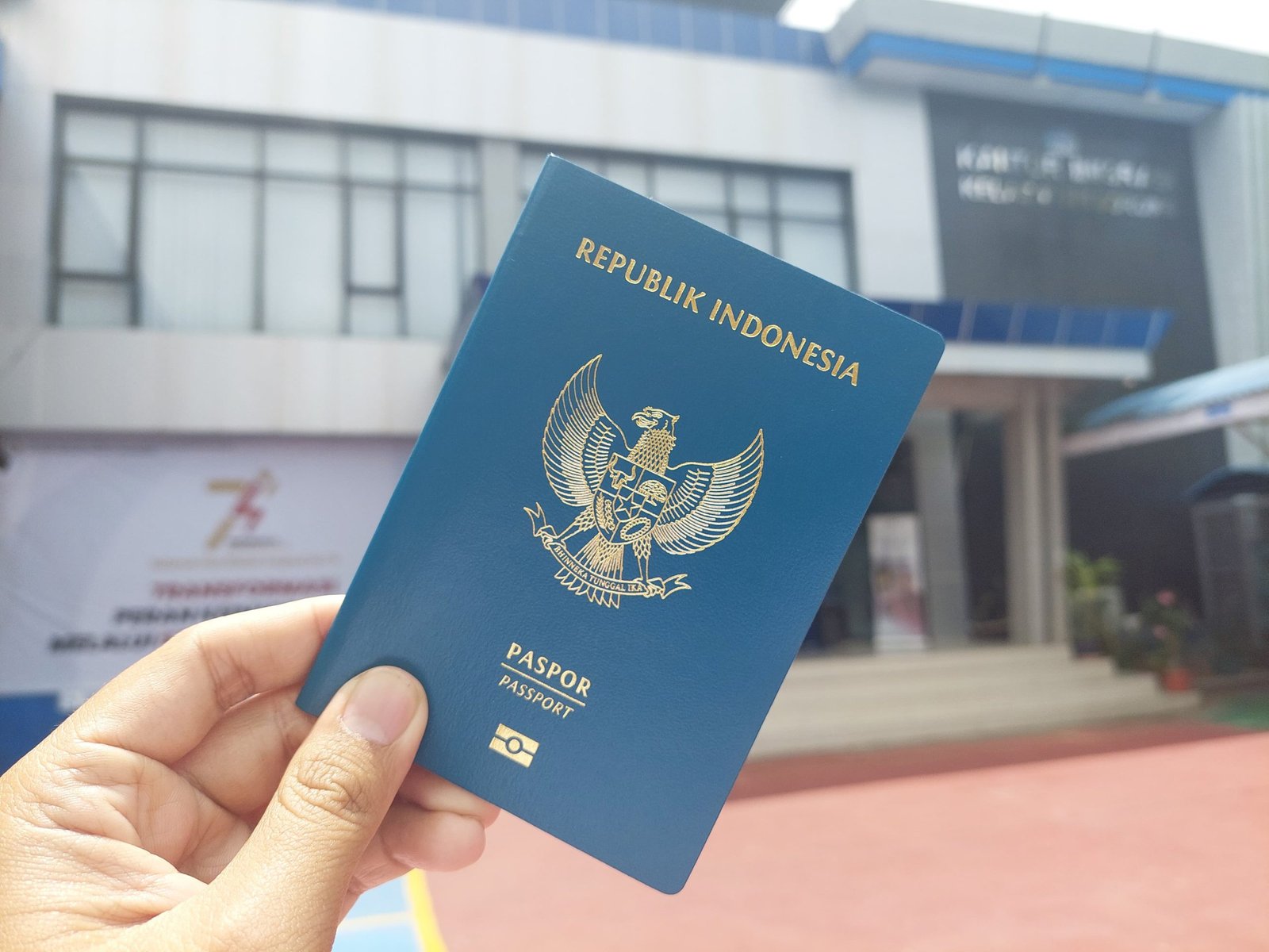 Estimasi Biaya Bikin Paspor Beserta Syarat yang Perlu Dipenuhi