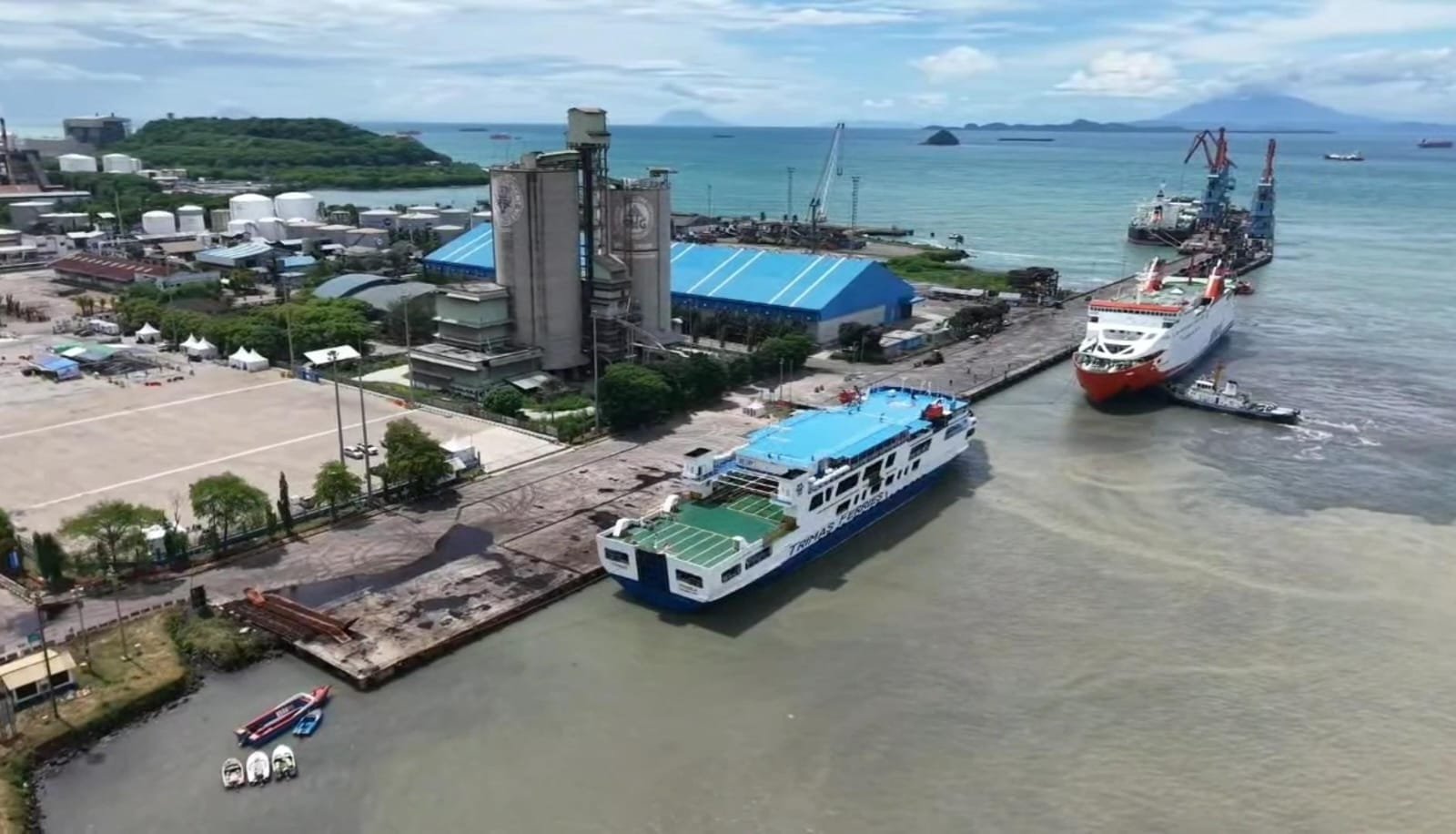 Antrean Padat, Polisi Terapkan Buka-Tutup di Pelabuhan Ciwandan