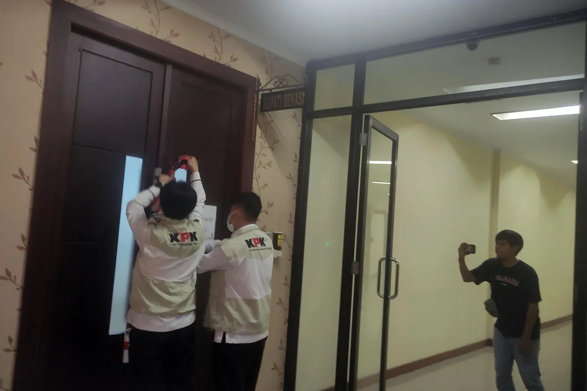 Kasus Ade Kuswara, KPK Lakukan Penggeledahan di Pemkab Bekasi