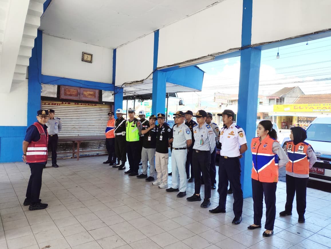 Tekan Angka Kecelakaan, Jasa Raharja Magelang dan Tim Gabungan Gelar Operasi ODOL di Terminal Secang
