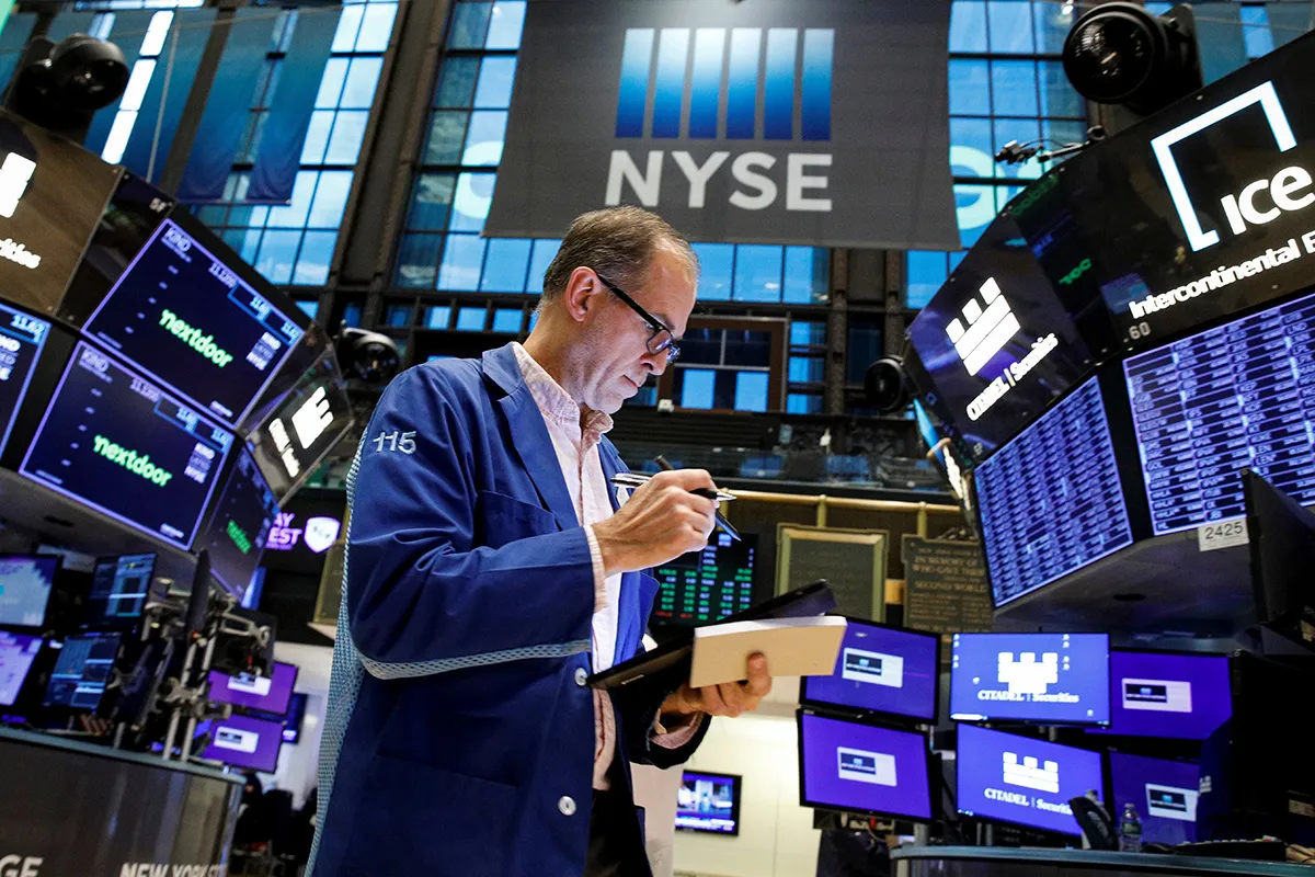 Saham AS Ditutup Turun, Pasar Respon Pergantian Pimpinan The Fed