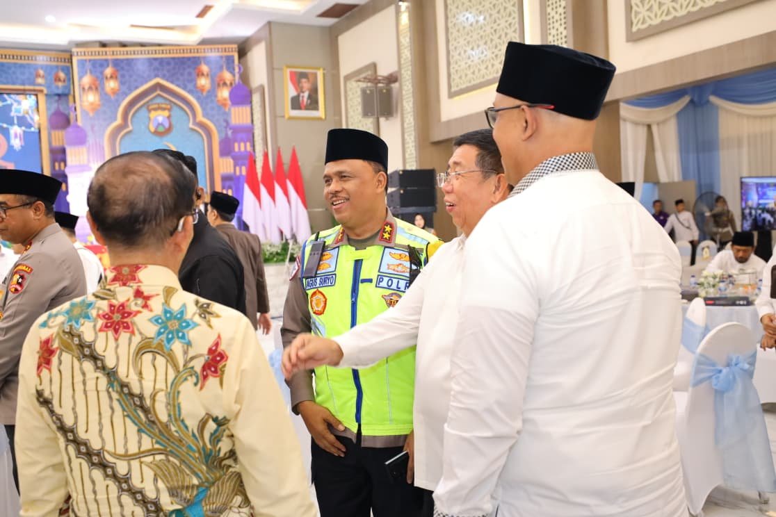 Kakorlantas Dampingi Kapolri di Safari Ramadan Polda Jatim, Ajak Masyarakat Mudik Tertib dan Aman