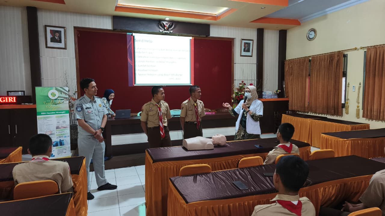 Jasa Raharja Sukoharjo Latih Siswa SMKN 2 Wonogiri Penanganan Pertama Kecelakaan, Bekali Skill Bantuan Hidup Dasar (BHD)