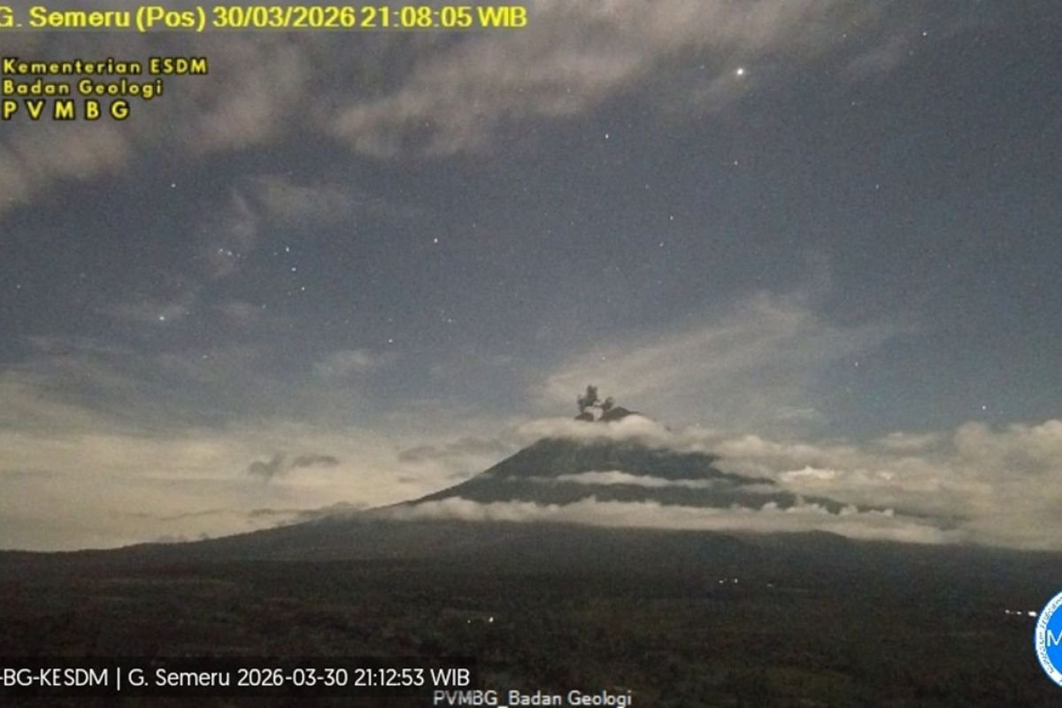 Gunung Semeru Erupsi Lagi, Abu Vulkanik Membumbung hingga 600 Meter
