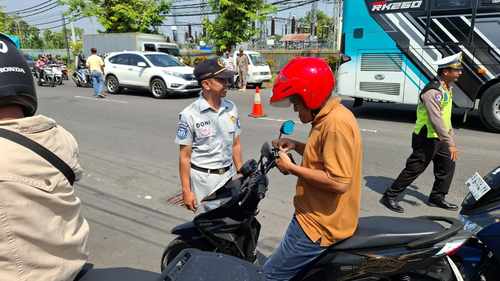 Tingkatkan Disiplin Pengendara, Operasi Gabungan Gakum Intensif di Jalan Parangtritis