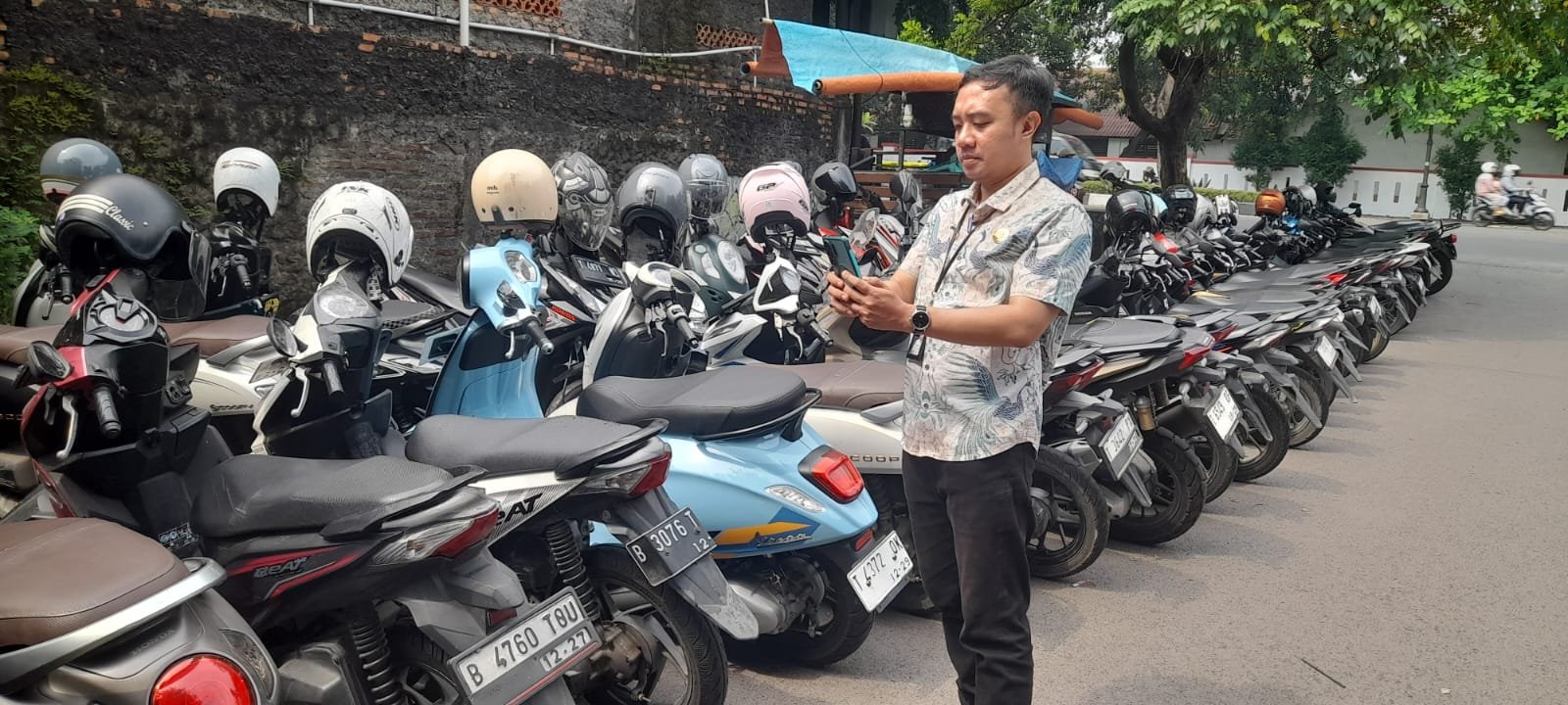 Penelusuran Kendaraan pribadi dan instansi di karawang sebagai upaya intensifikasi pembayaran Pajak Kendaraan