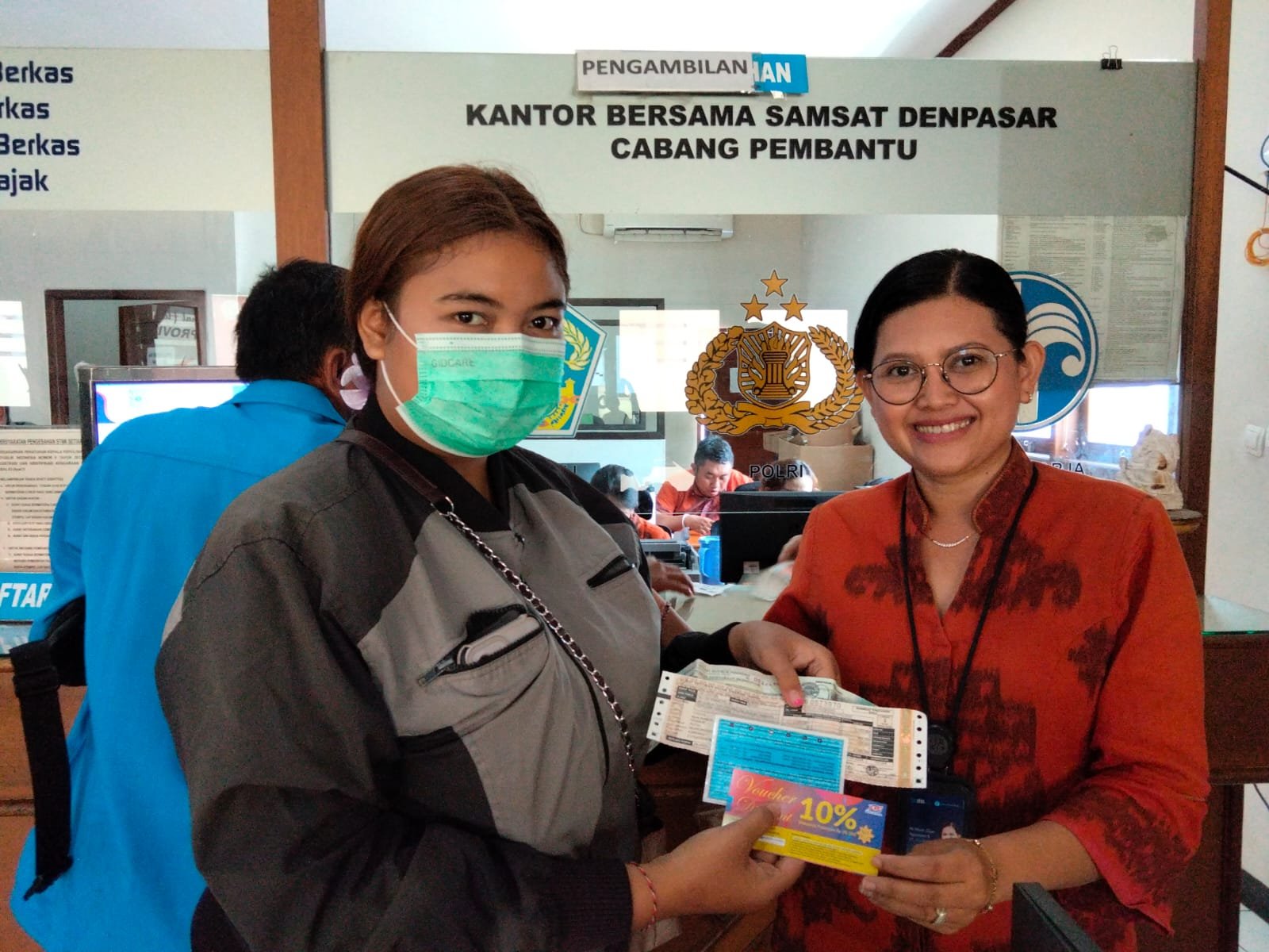 Jasa Raharja Bali Sosialisasikan Pembayaran PKB Online dan Berikan Apresiasi kepada Wajib Pajak Patuh