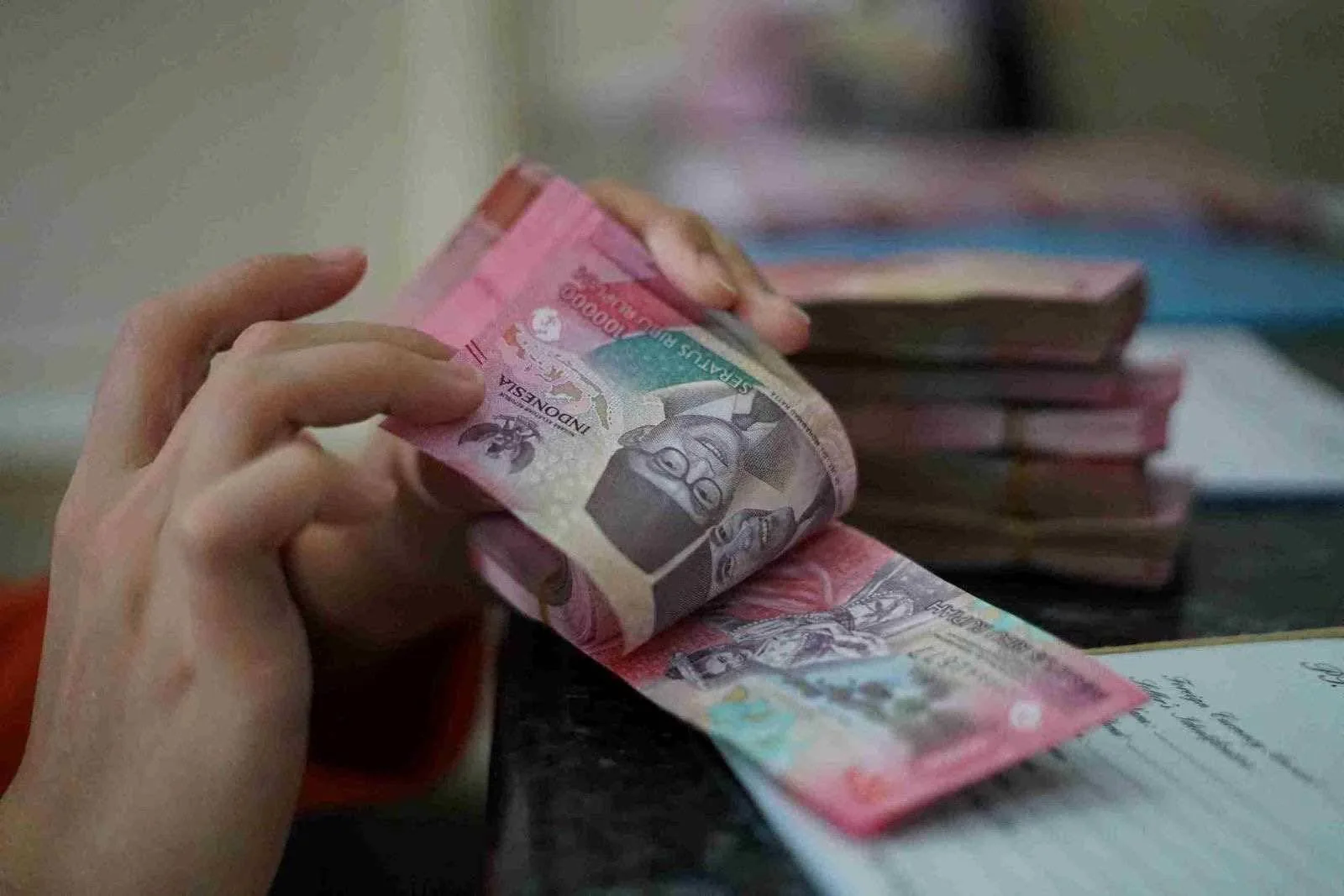 Rupiah Dibuka Melemah ke Rp17.866 per Dolar AS