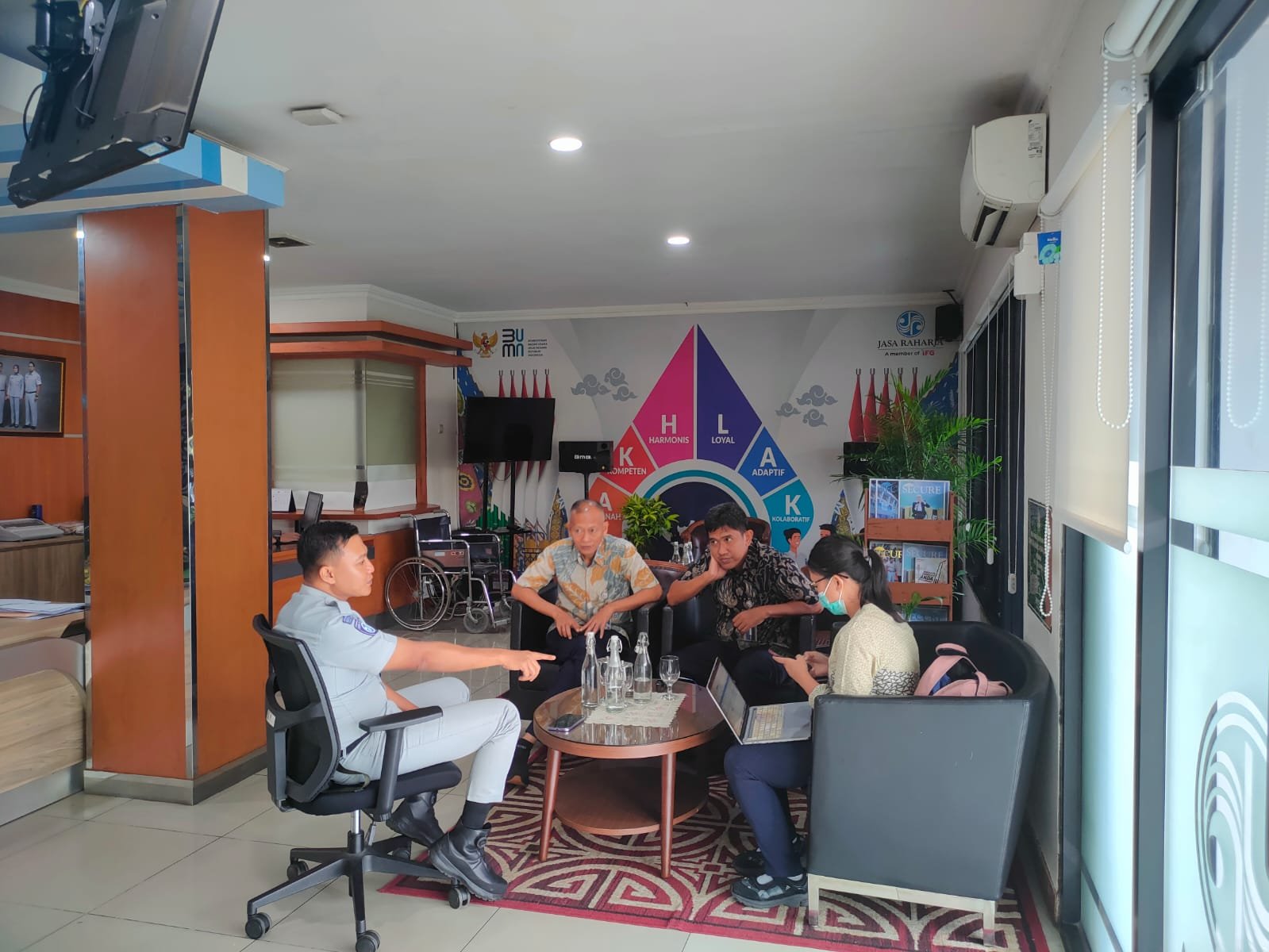 Jasa Raharja Bekasi Koordinasi Kemitraan Strategis dalam Penanganan dan Pencegahan Laka dengan PT. KAI (Persero)