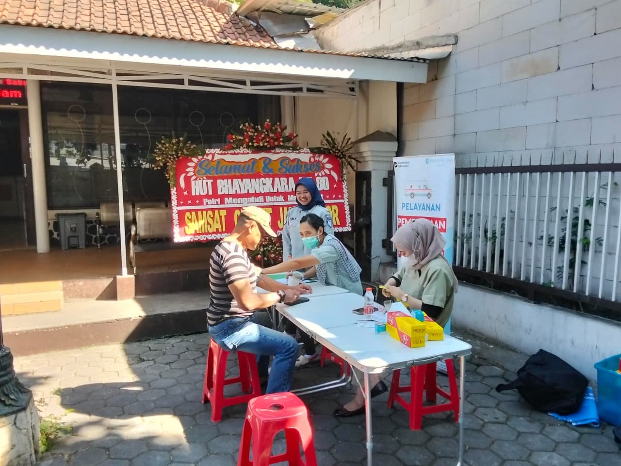 Jasa Raharja Jabar Gelar Pengobatan Gratis MUKL dan PPGD bagi Wajib Pajak di Samsat Outlet Jatinangor