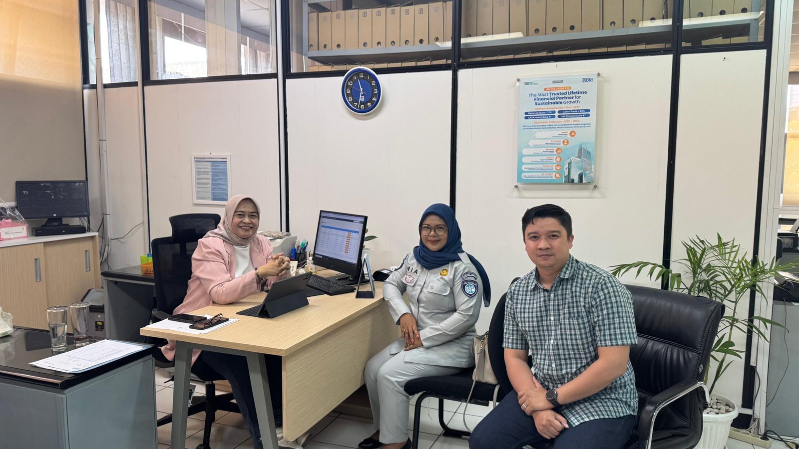 Tingkatkan Kepatuhan Wajib Pajak, PJ Samsat Garut Laksanakan Pendataan Kendaraan di BRI Cabang Garut