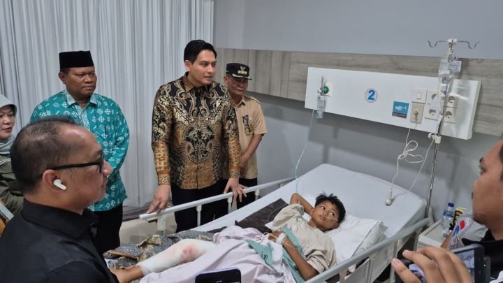 Bupati Indramayu Tawarkan Adopsi bagi Anak Korban Kecelakaan Maut di Jalur Pantura