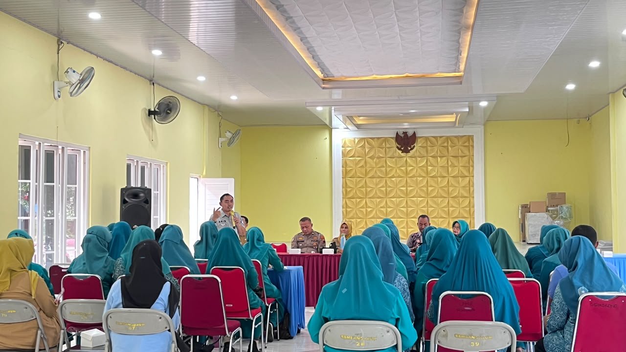 Tim Pembina Samsat III Semarang Perkuat Edukasi Pajak dan Keselamatan Berkendara di Kelurahan Kembangarum