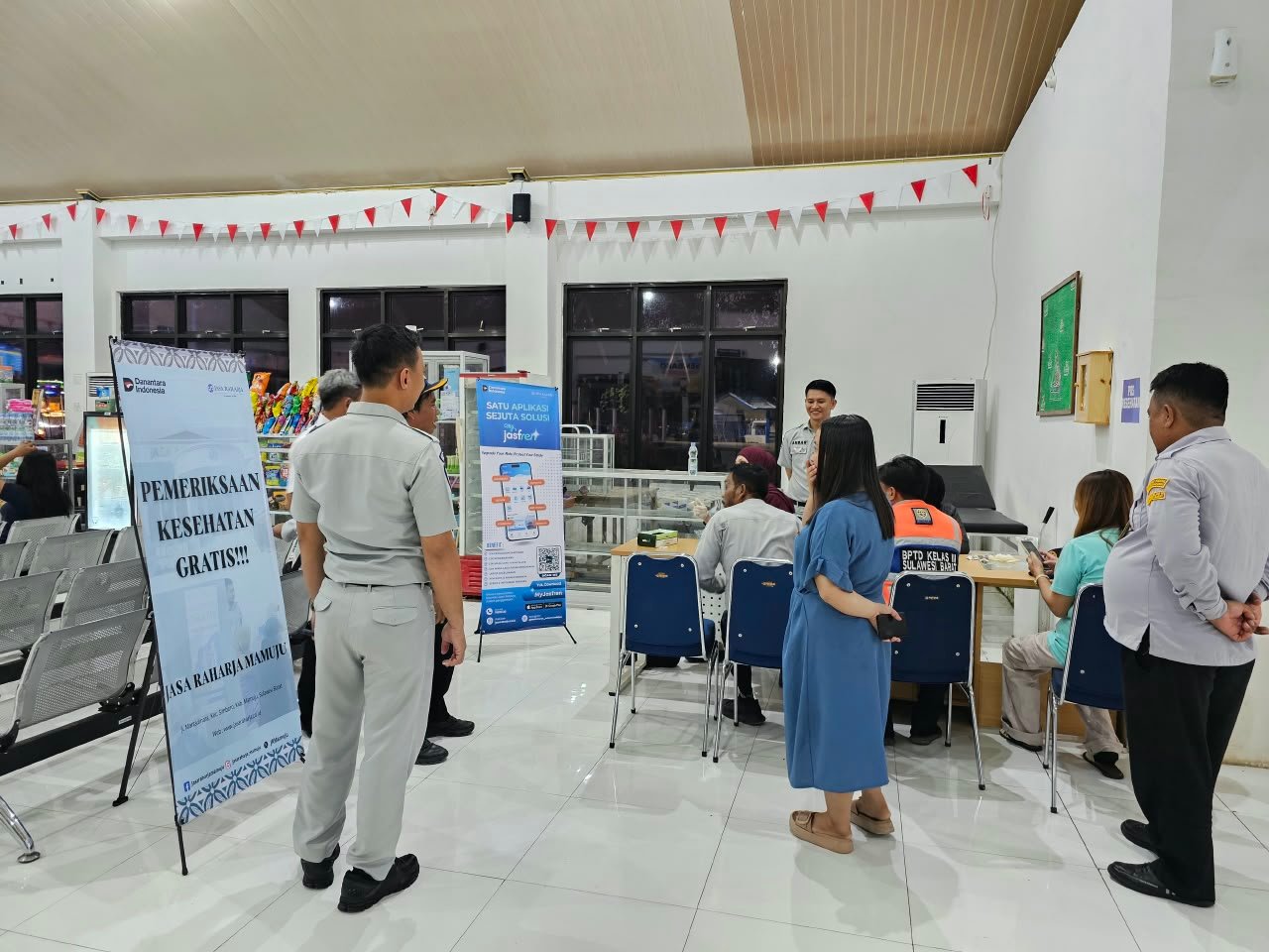 Jasa Raharja Cabang Mamuju Bersama Stakeholder Laksanakan Rampcheck dan Pelayanan Kesehatan Gratis di Terminal Tipe A Simbuang