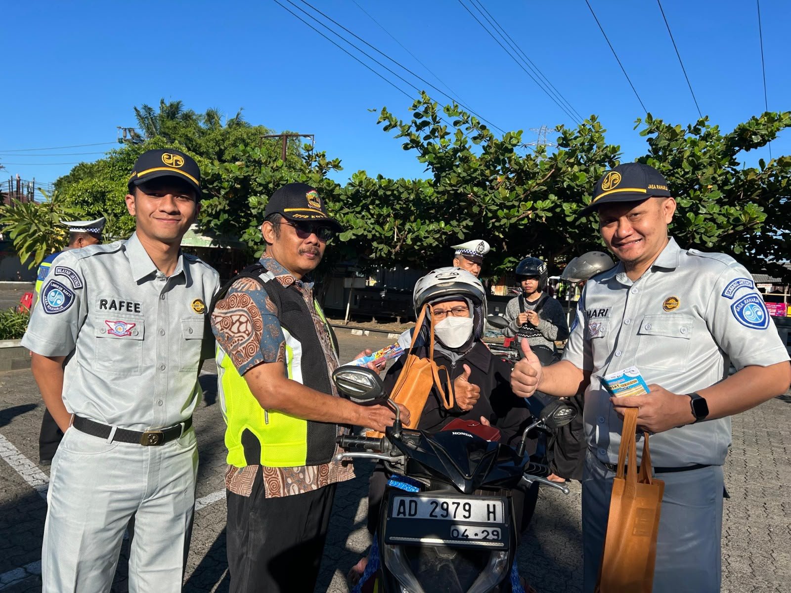 Tim Pembina Samsat Surakarta Gelar Gadis Pantura di Kecamatan Pasar Kliwon, Dorong ASN Jadi Teladan Kepatuhan Pajak Kendaraan